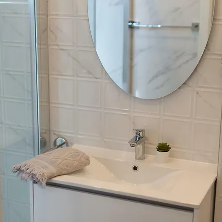 Elegant *