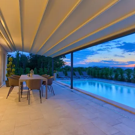 Elegant Villa *