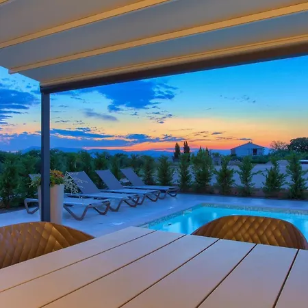 Elegant Villa Vrh (Krk)