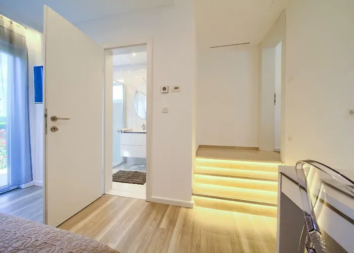 Elegant Villa Vrh (Krk)