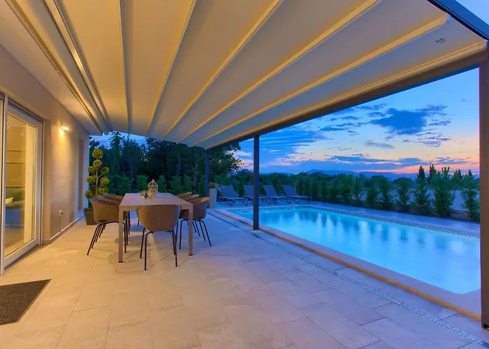 Elegant Villa *